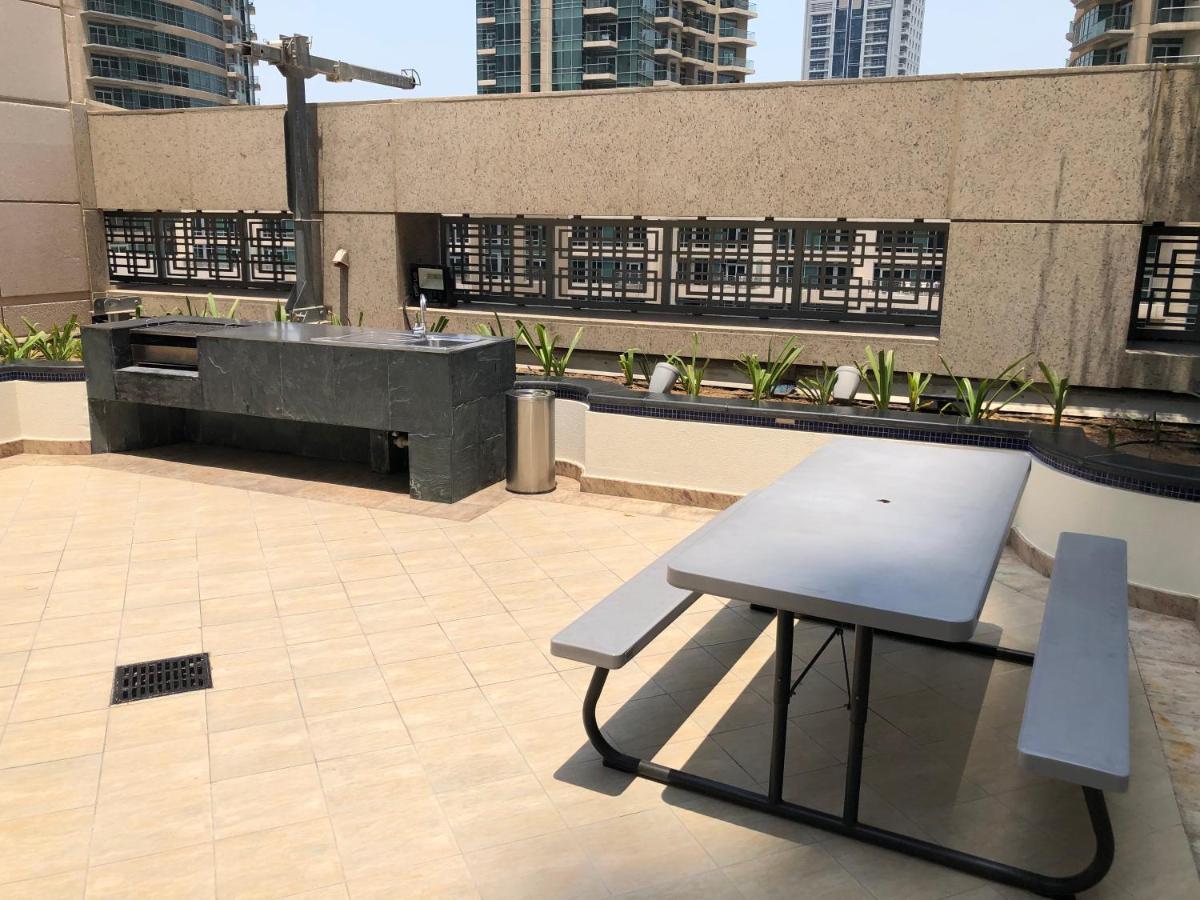 Ultimate Stay / 4 Beds / Burj Khalifa View Dubai Esterno foto